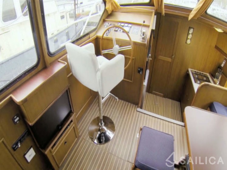 Merenpoort 1100s - Yacht Charter Sailica