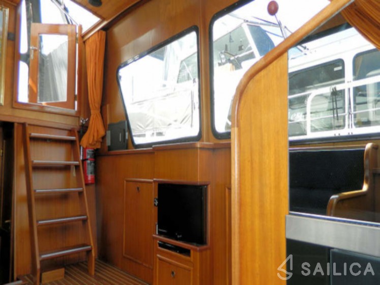 Merenpoort 1100s - Yacht Charter Sailica