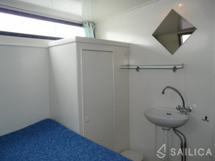 Merenpoort 1100s - Yacht Charter Sailica