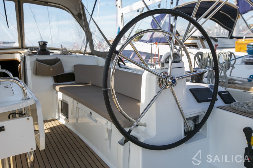 Sun Odyssey 519 - Yacht Charter Sailica