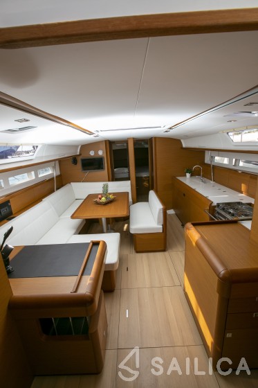 Sun Odyssey 519 - Yacht Charter Sailica
