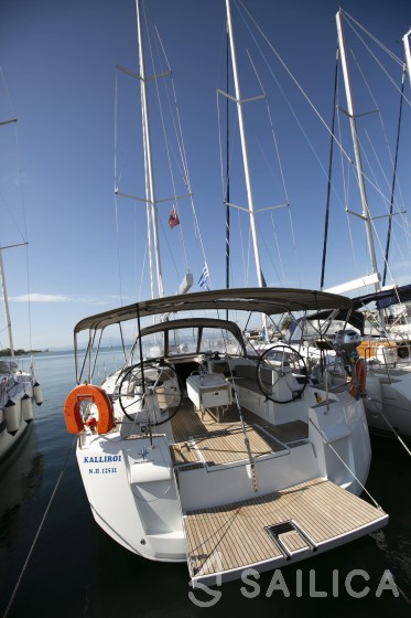 Sun Odyssey 519 - Yacht Charter Sailica