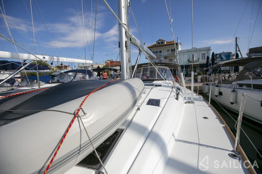 Sun Odyssey 519 - Yacht Charter Sailica