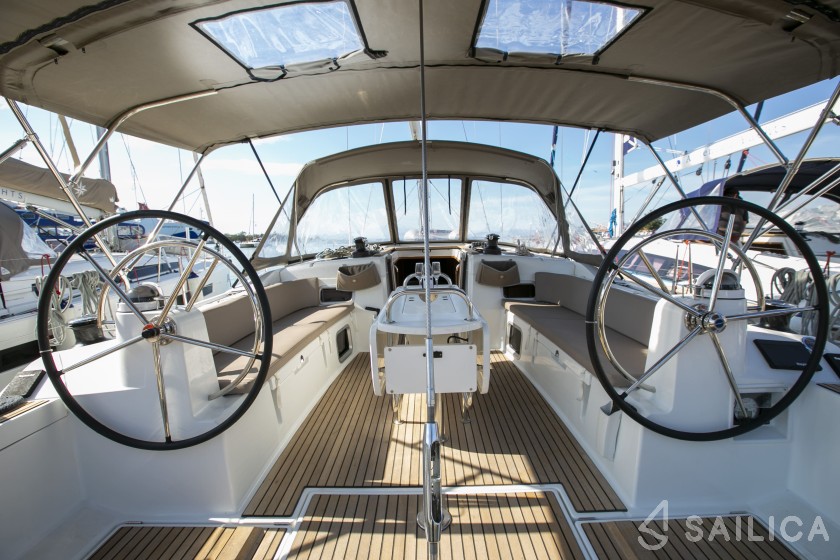 Sun Odyssey 519 - Yacht Charter Sailica