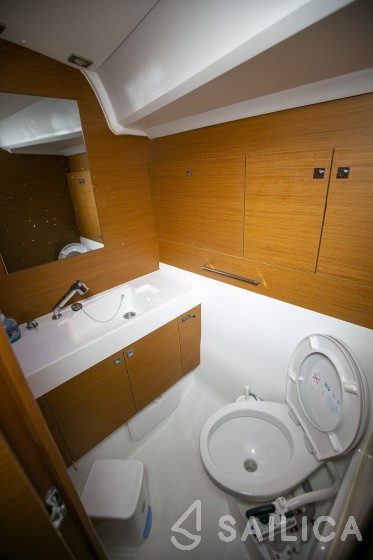 Sun Odyssey 519 - Yacht Charter Sailica