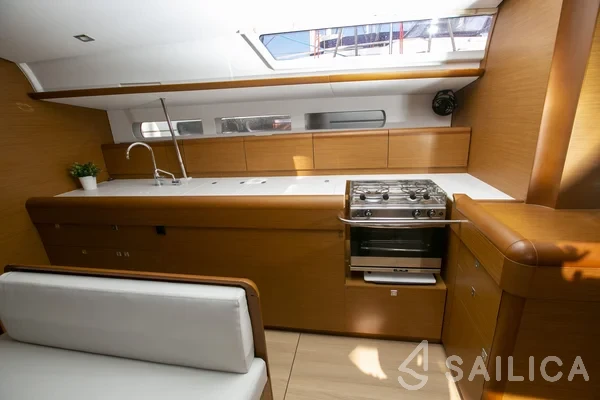 Sun Odyssey 519 - Yacht Charter Sailica
