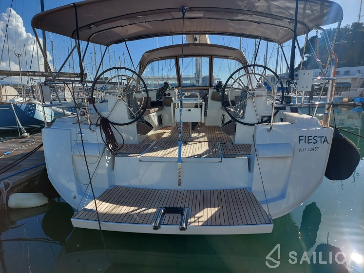 Sun Odyssey 519 - Yacht Charter Sailica
