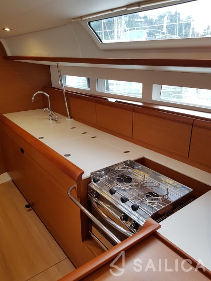Sun Odyssey 519 - Yacht Charter Sailica