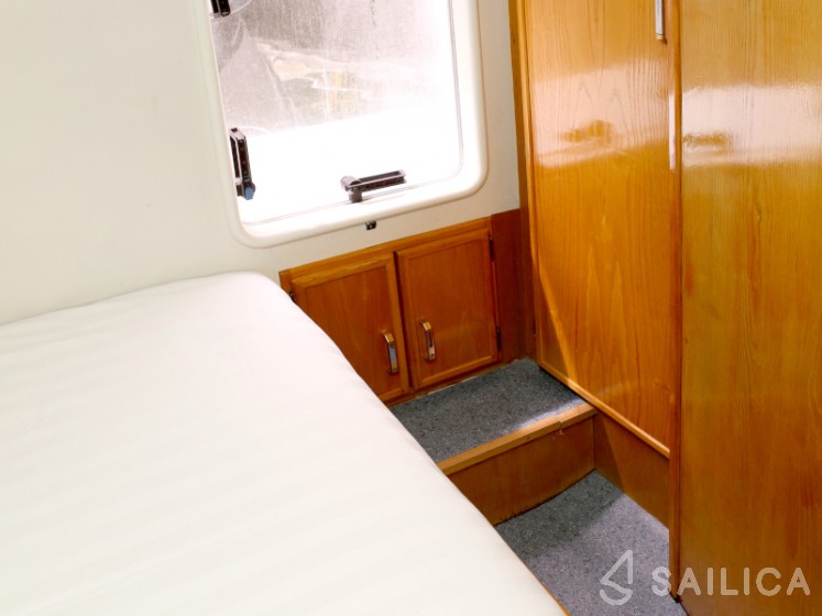 Pedro Solano 33 - Yacht Charter Sailica