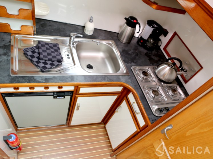 Pedro Solano 33 - Yacht Charter Sailica