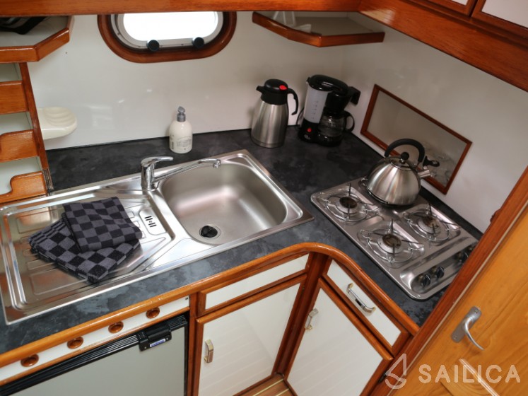 Pedro Solano 33 - Yacht Charter Sailica