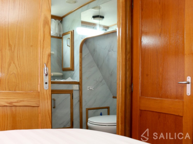 Pedro Solano 33 - Yacht Charter Sailica