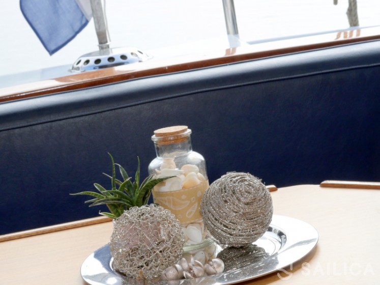 Pedro 800 - Yacht Charter Sailica