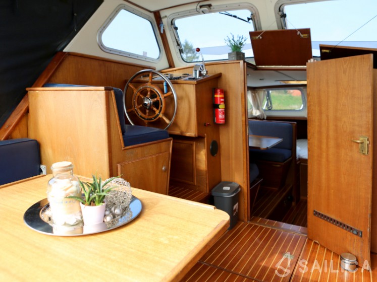 Pedro 800 - Yacht Charter Sailica