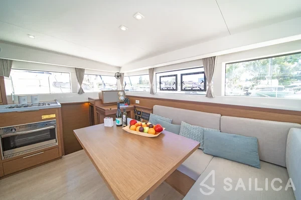 Lagoon 40 - Yacht Charter Sailica
