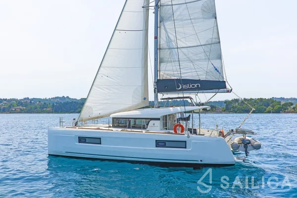 Lagoon 40 - Yacht Charter Sailica