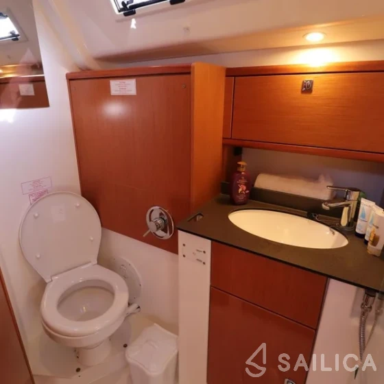 Bavaria 51 Cruiser - Yacht Charter Sailica