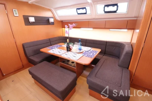 Bavaria 51 Cruiser - Yacht Charter Sailica