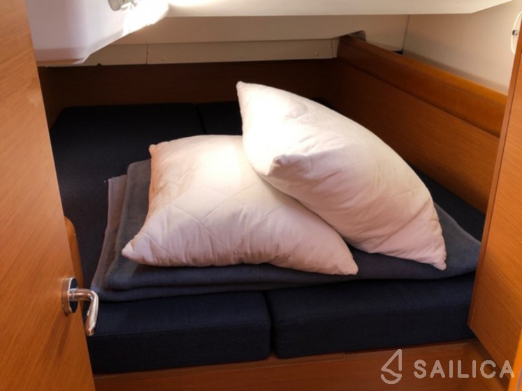 Sun Odyssey 449 - Yacht Charter Sailica