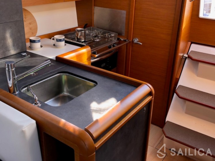 Sun Odyssey 349 - Yacht Charter Sailica