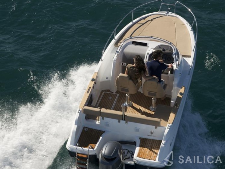 Cap Camarat 6.5 WA - Yacht Charter Sailica