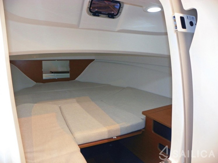 Cap Camarat 6.5 WA - Yacht Charter Sailica