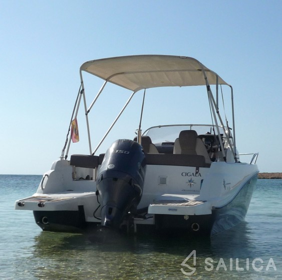 Cap Camarat 6.5 WA - Yacht Charter Sailica