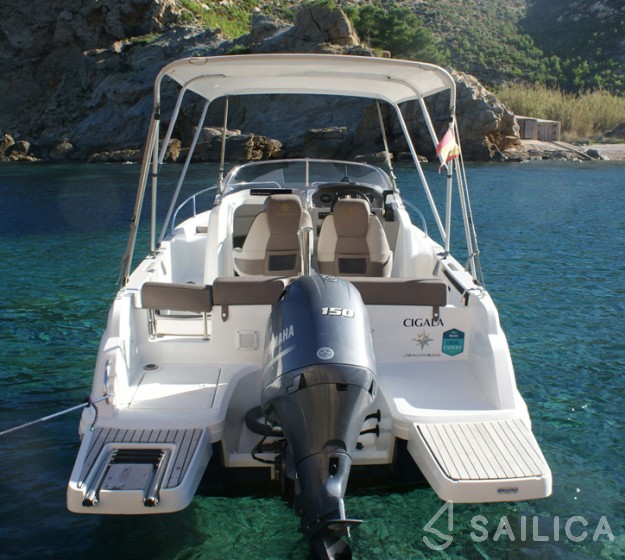 Cap Camarat 6.5 WA - Yacht Charter Sailica