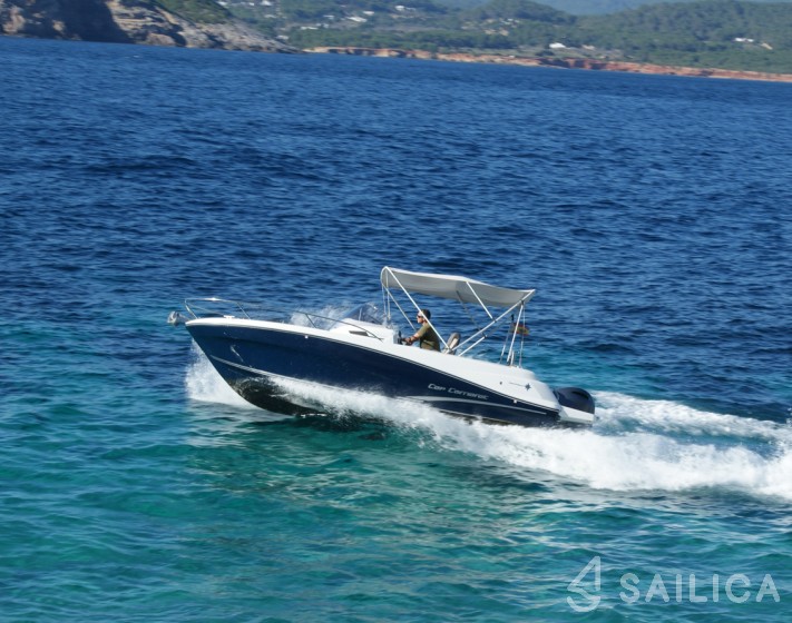 Cap Camarat 6.5 WA - Yacht Charter Sailica
