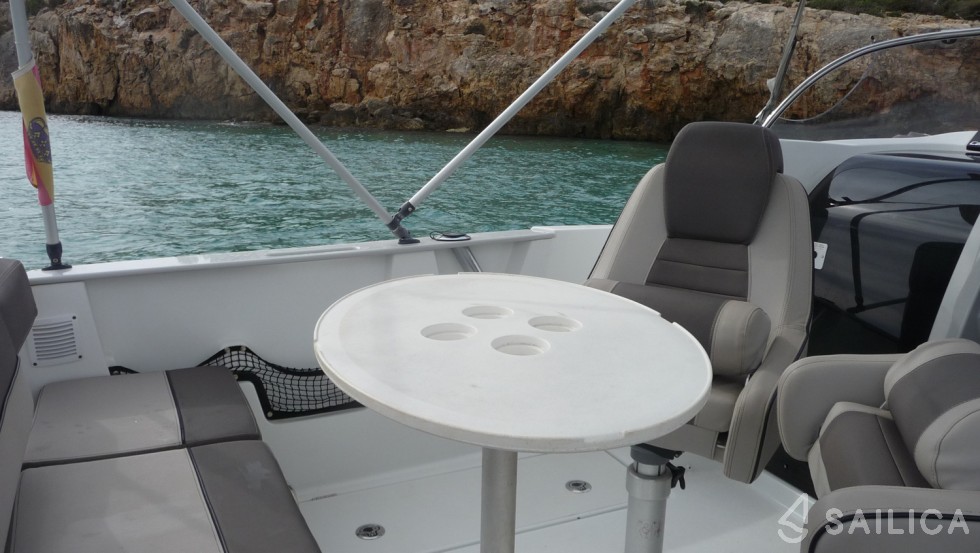 Cap Camarat 6.5 WA - Yacht Charter Sailica
