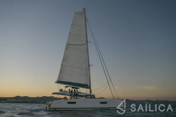 Saona 47 - Yacht Charter Sailica
