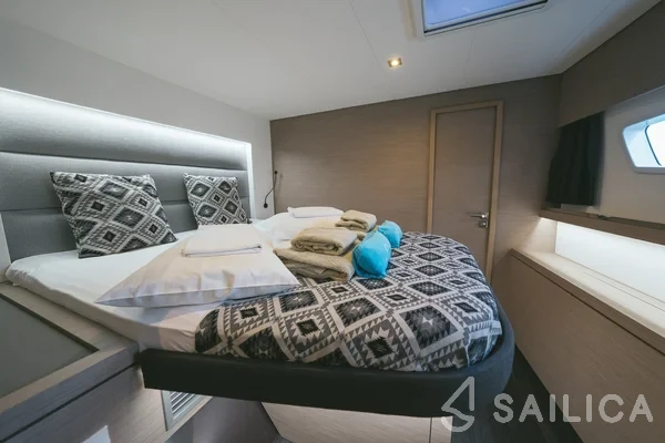 Saona 47 - Yacht Charter Sailica