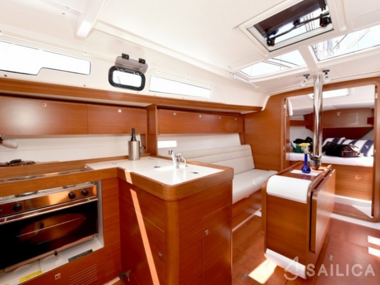 Dufour 35 - Yacht Charter Sailica