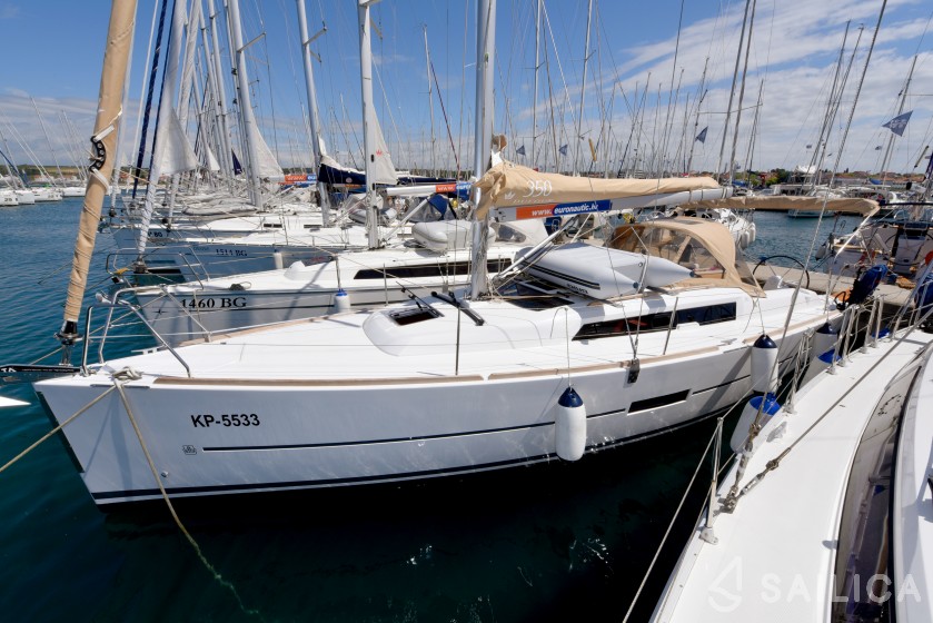 Dufour 35 - Yacht Charter Sailica