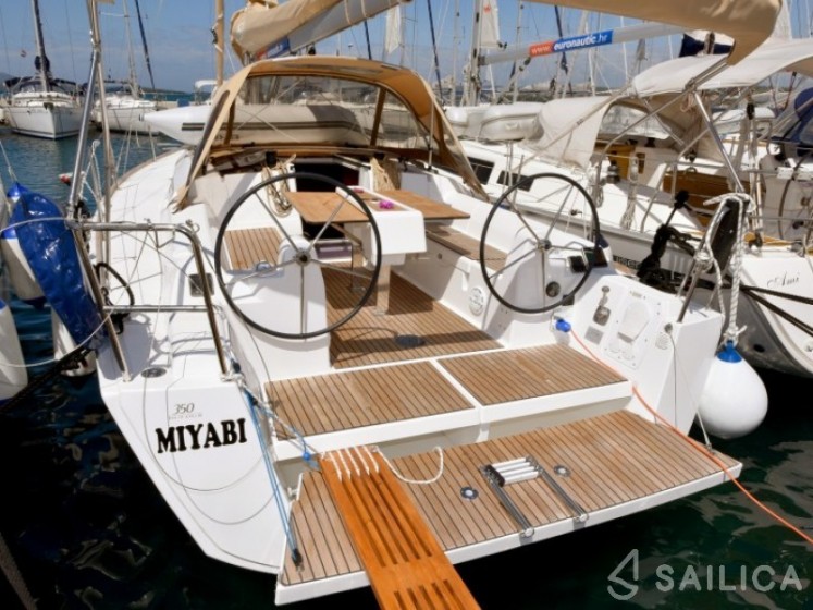 Dufour 35 - Yacht Charter Sailica