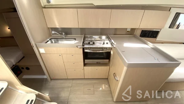 Oceanis 41.1 - Yacht Charter Sailica