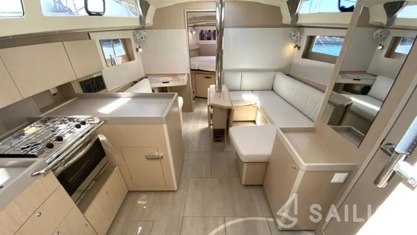 Oceanis 41.1 - Yacht Charter Sailica
