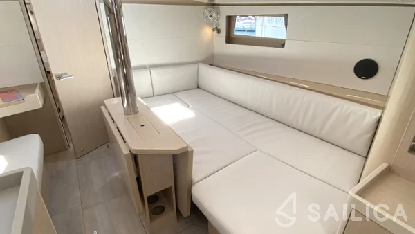 Oceanis 41.1 - Yacht Charter Sailica