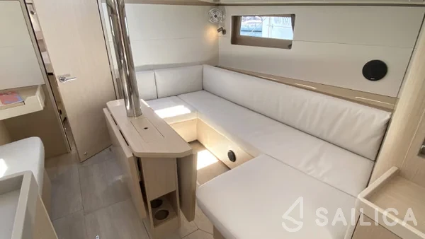 Oceanis 41.1 - Yacht Charter Sailica
