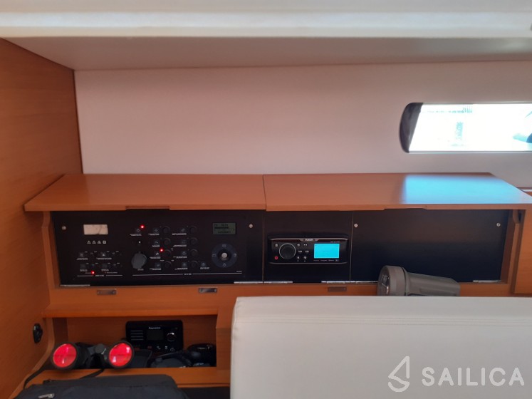 Sun Odyssey 490 - Yacht Charter Sailica