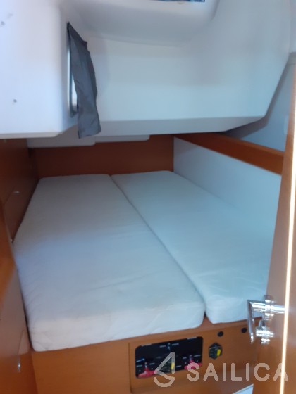 Sun Odyssey 490 - Yacht Charter Sailica