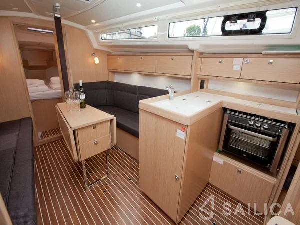 Bavaria 34 Cruiser - Yacht Charter Sailica