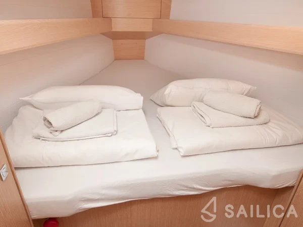 Bavaria 34 Cruiser - Yacht Charter Sailica