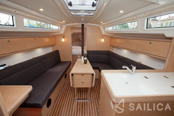 Bavaria 34 Cruiser - Yacht Charter Sailica