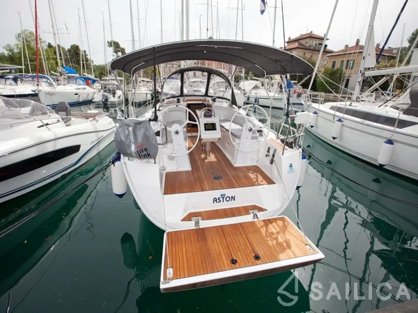 Bavaria 34 Cruiser - Yacht Charter Sailica