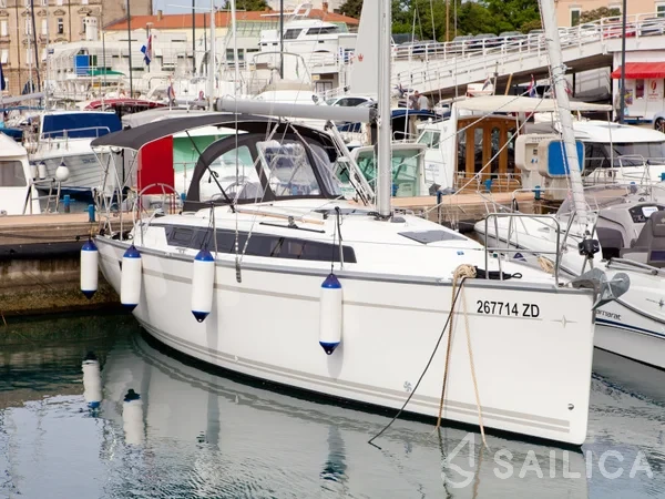 Bavaria 34 Cruiser - Yacht Charter Sailica