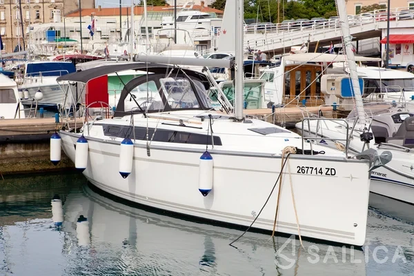 Bavaria 34 Cruiser - Yacht Charter Sailica