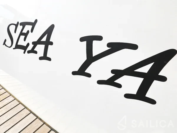 Lagoon 42 - Yacht Charter Sailica