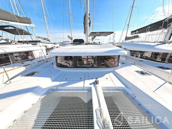 Lagoon 42 - Yacht Charter Sailica