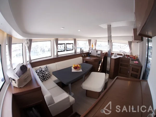 Lagoon 42 - Yacht Charter Sailica